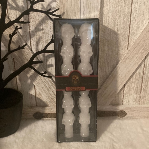 Skull Taper Candles - Picture 1 of 4